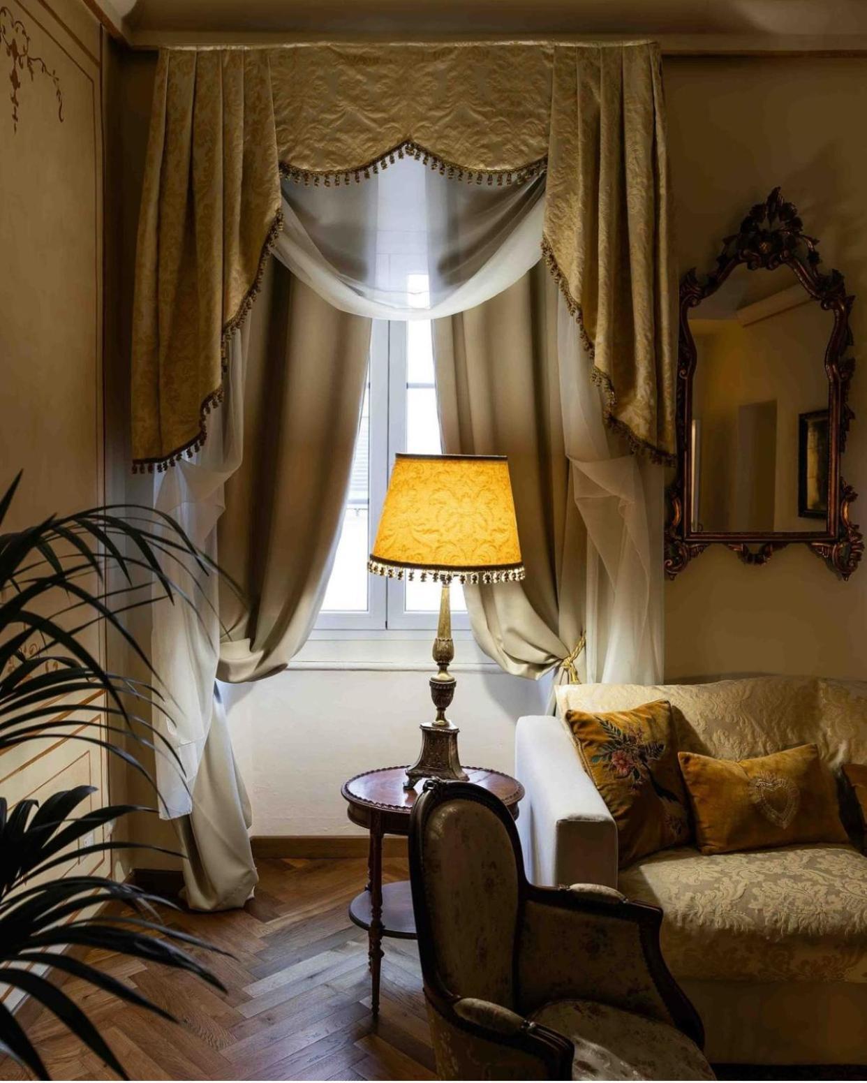 Palazzo Lari Sarzana Hotel Luaran gambar