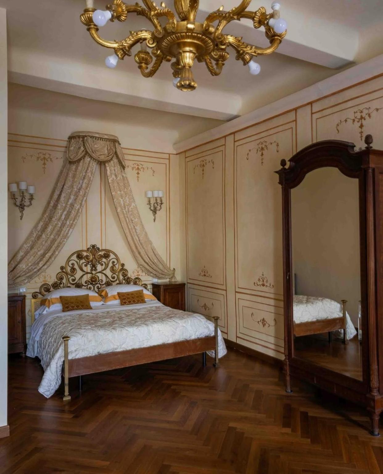 Palazzo Lari Sarzana Hotel Luaran gambar
