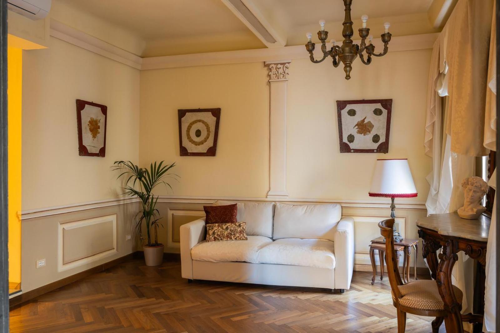 Palazzo Lari Sarzana Hotel Luaran gambar