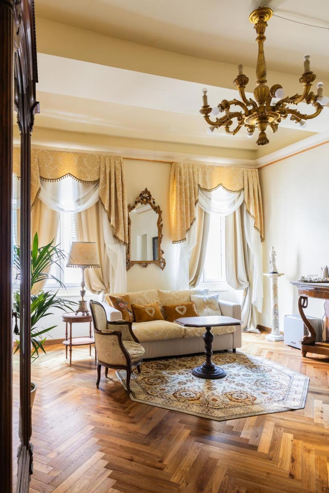 Palazzo Lari Sarzana Hotel Luaran gambar