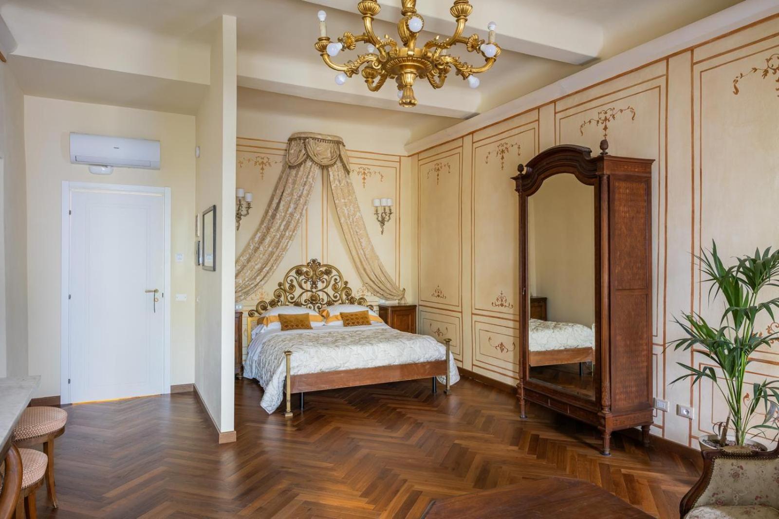 Palazzo Lari Sarzana Hotel Luaran gambar