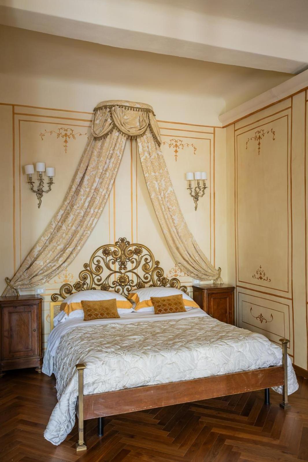 Palazzo Lari Sarzana Hotel Luaran gambar