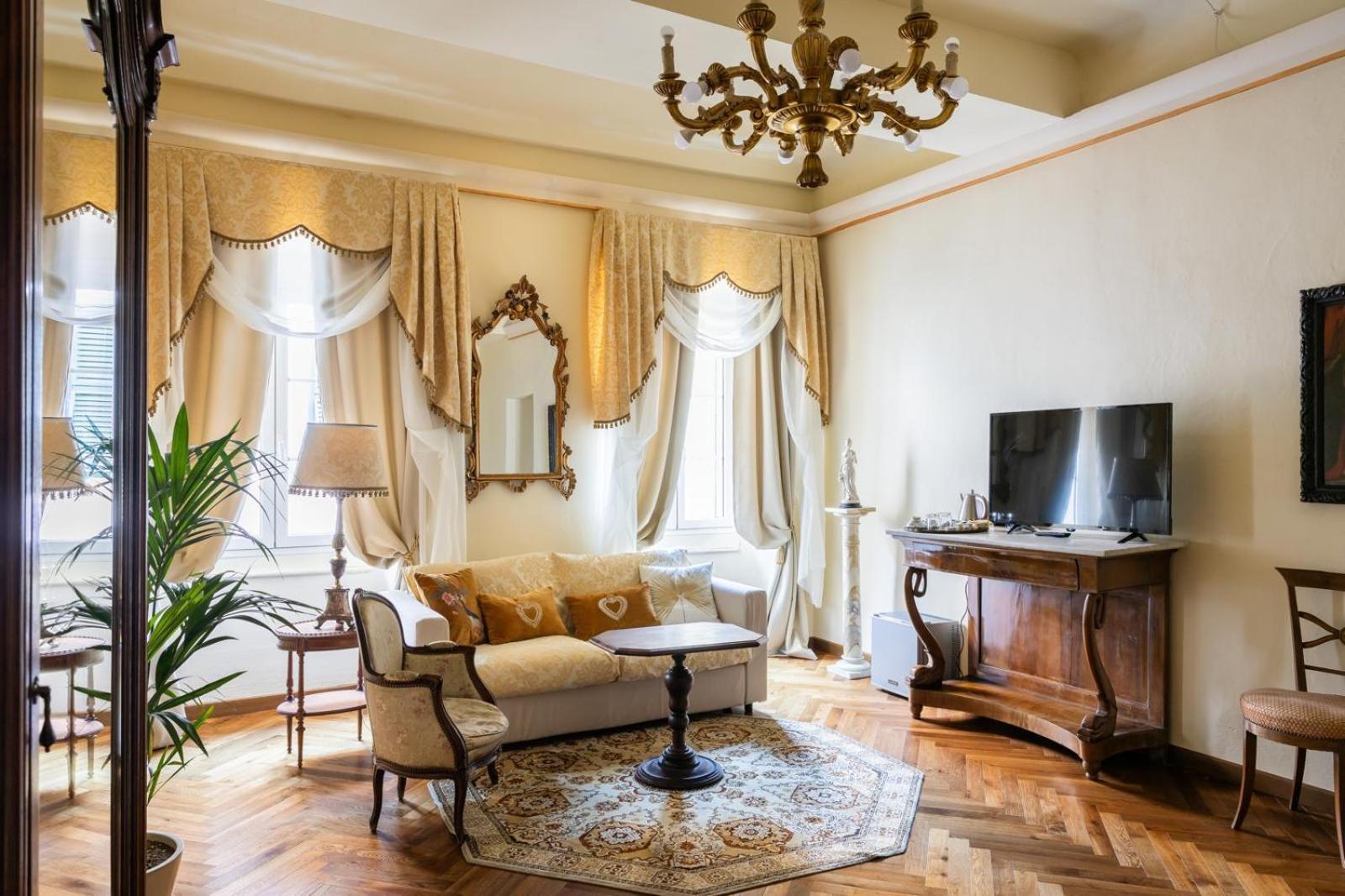 Palazzo Lari Sarzana Hotel Luaran gambar