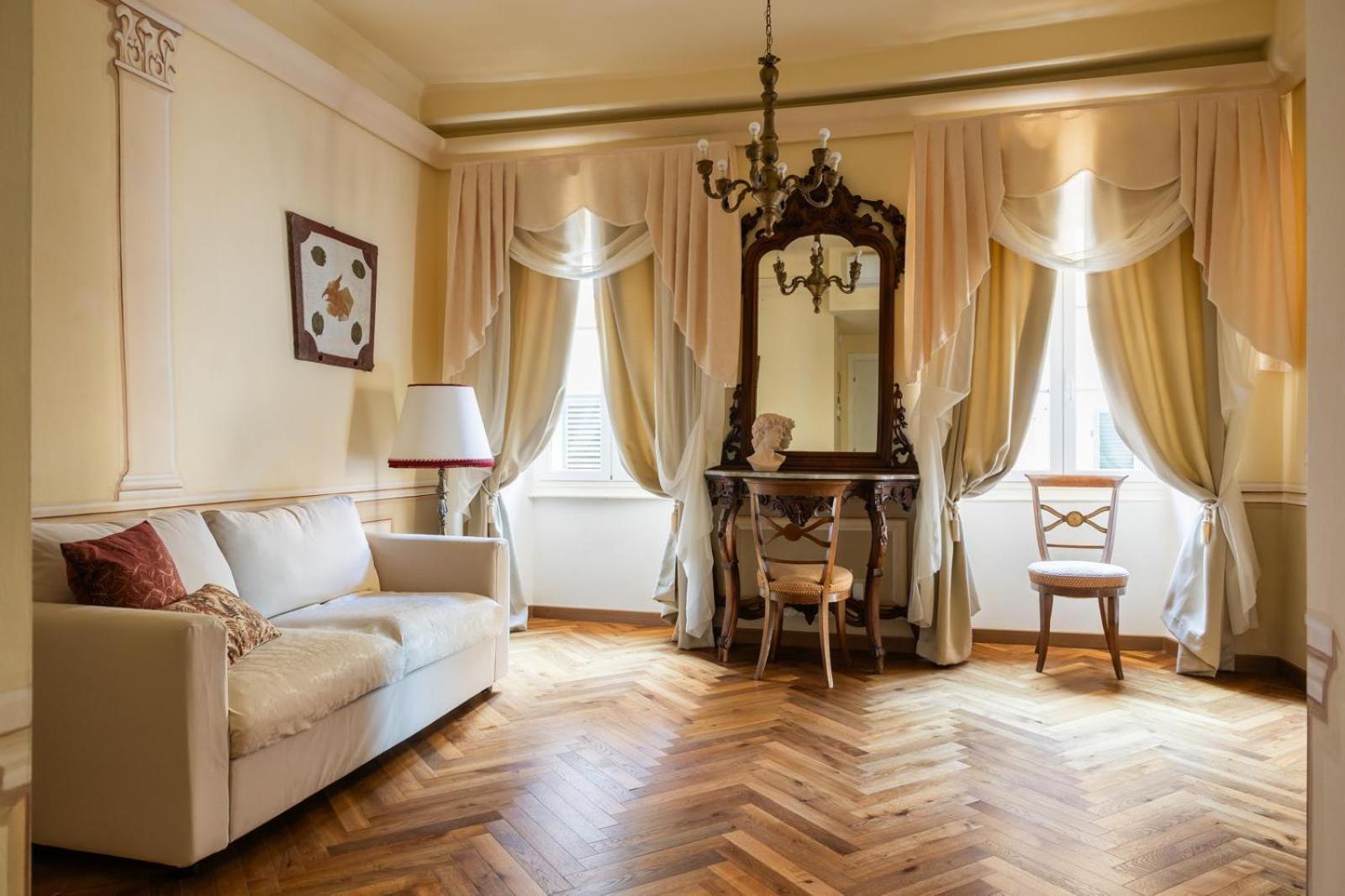 Palazzo Lari Sarzana Hotel Luaran gambar